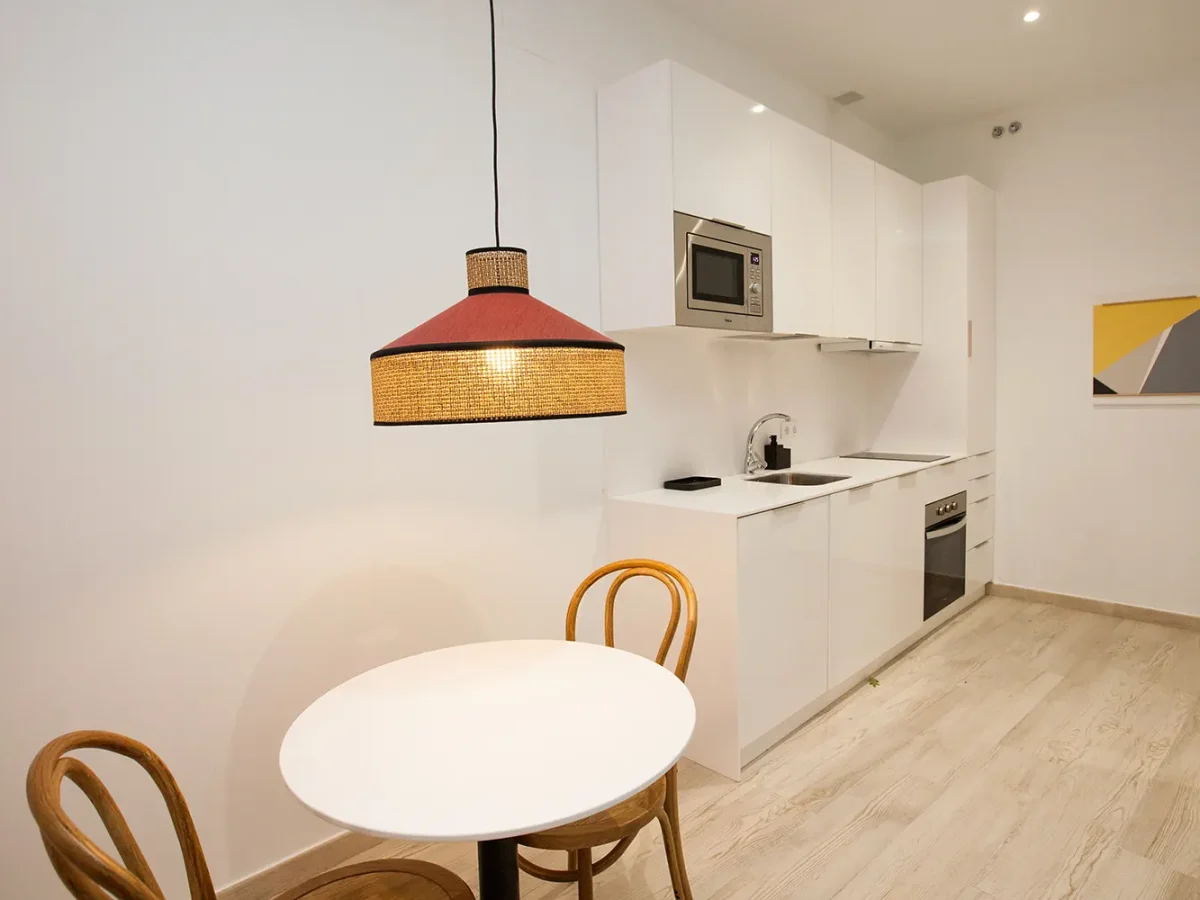 ID azahar estudio bajo centro de sevilla con piscina comunitaria