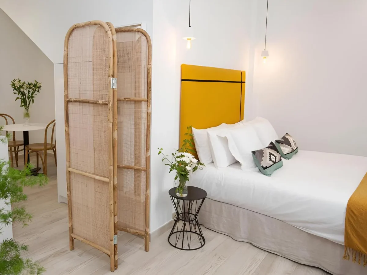 ID azahar estudio bajo centro de sevilla con piscina comunitaria